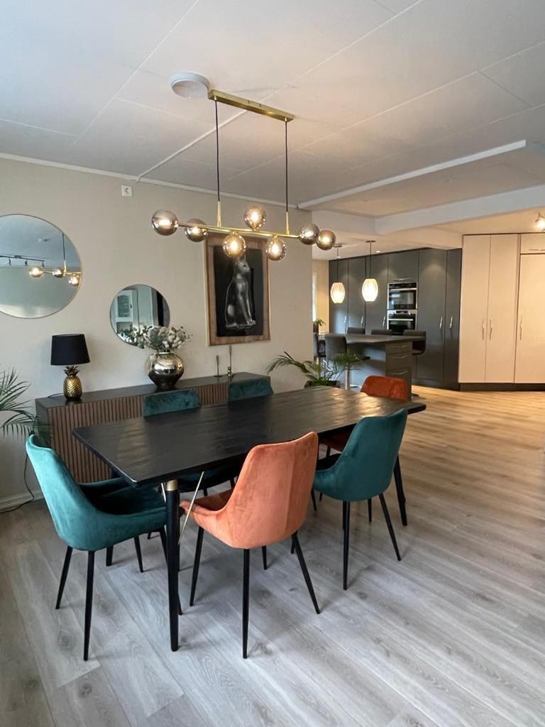 10 Min Walk From World Championship Villa